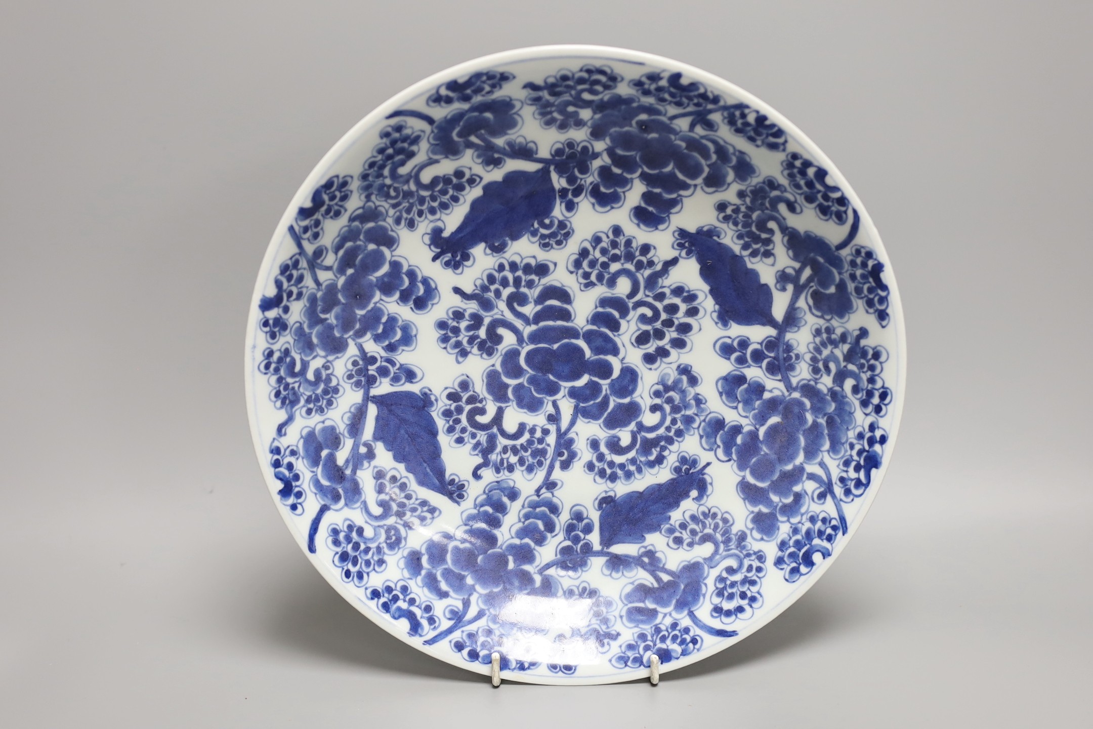 A group of Chinese and Japanese ceramics, largest piece 29cm